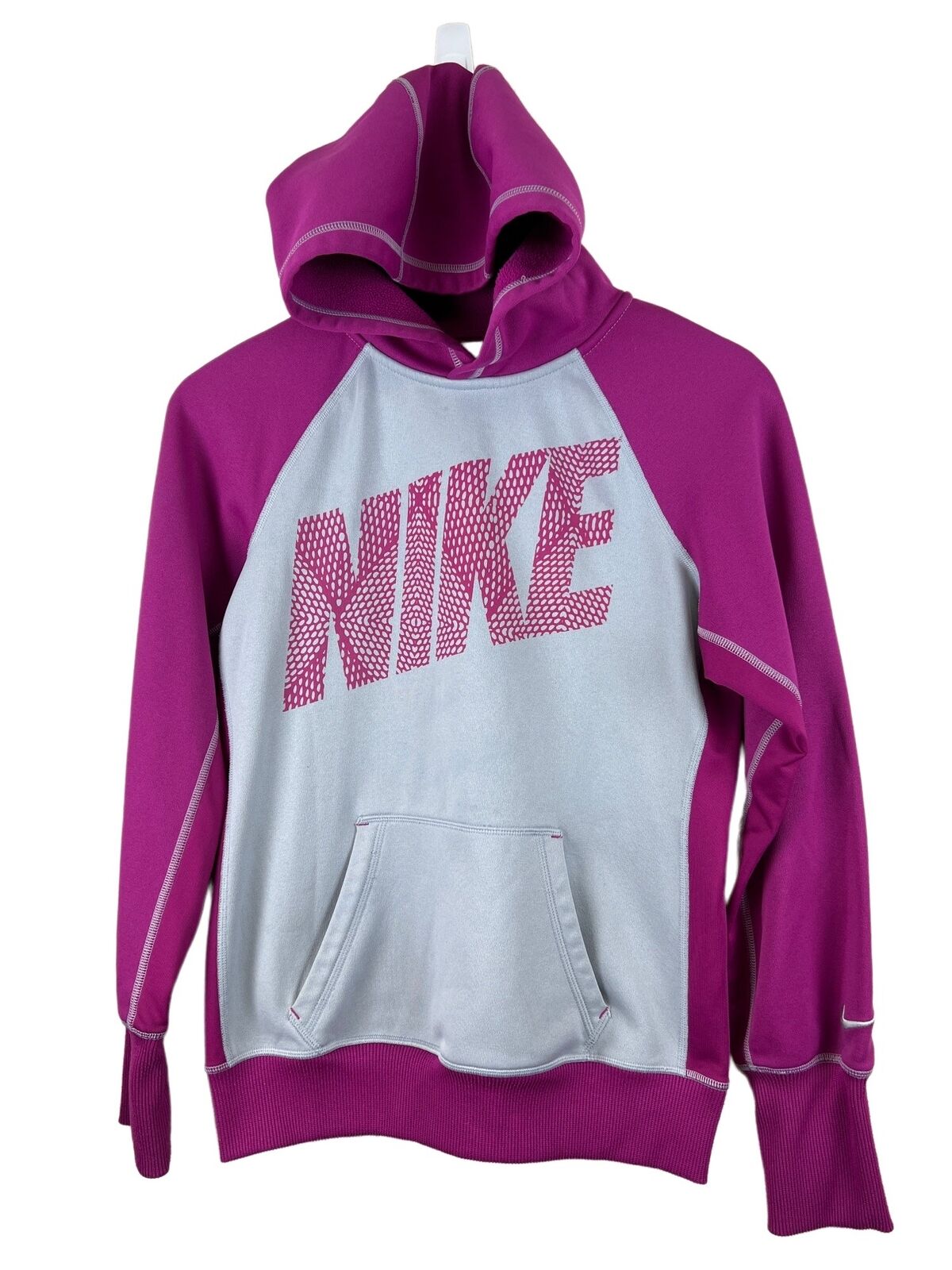 Pink nike hoodie women’s – How to Pair it with Nice Bottoms