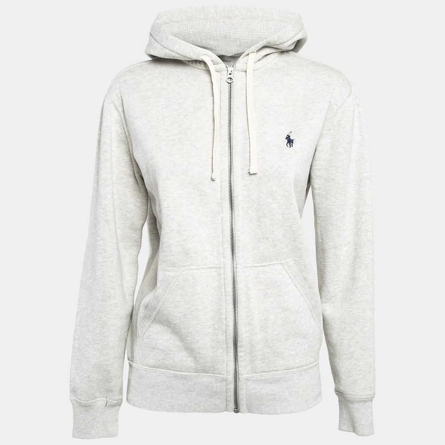 Styling Your White Sweatshirt for Every Season